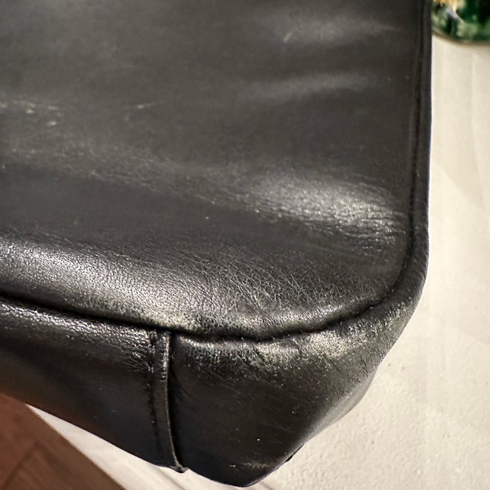 Charles Jourdan Black Leather Shoulder Bag - Picture 9 of 9